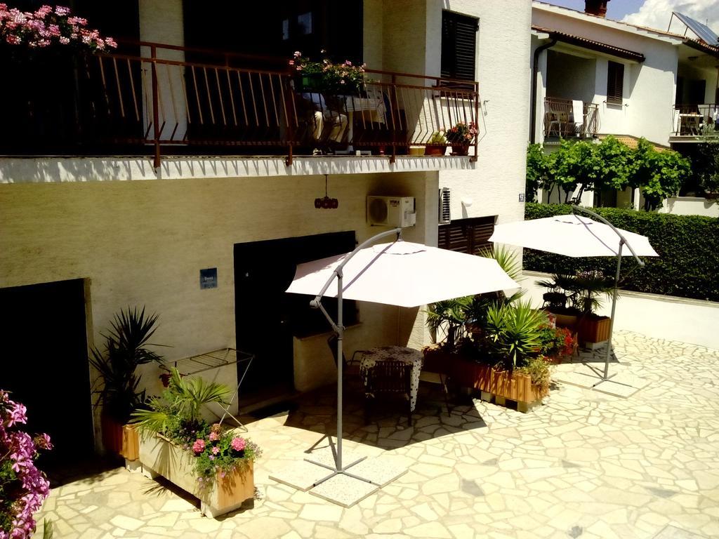 Apartments Peloza Poreč Exteriör bild