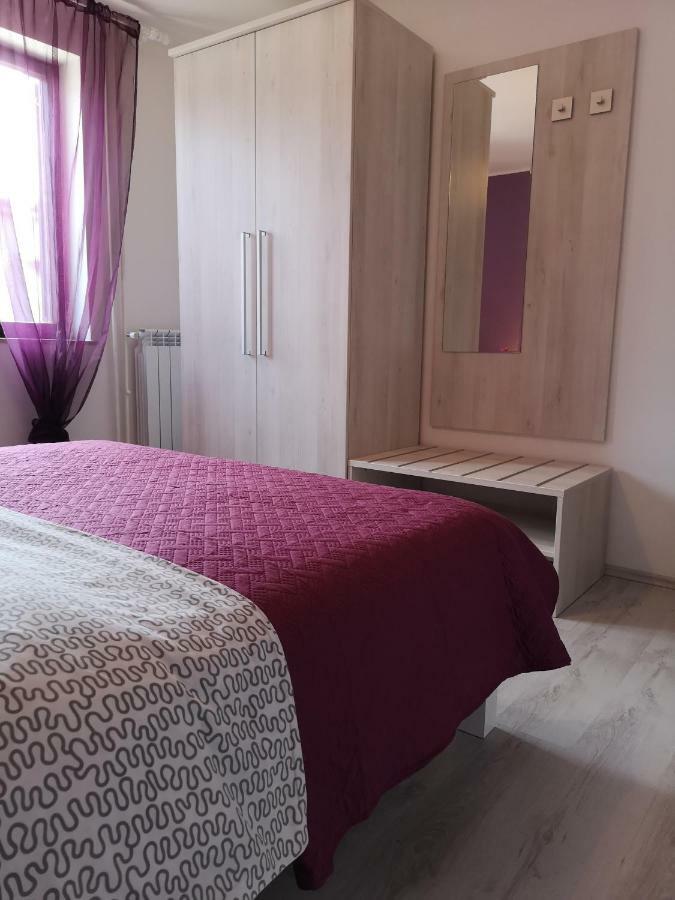 Apartments Peloza Poreč Exteriör bild